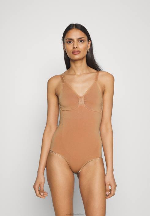 femei corp nud Anna Field22841021