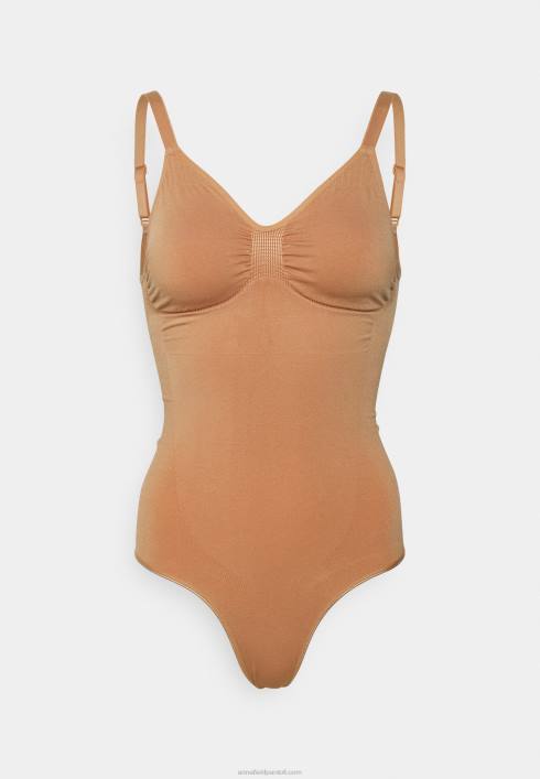 femei corp nud Anna Field22841021