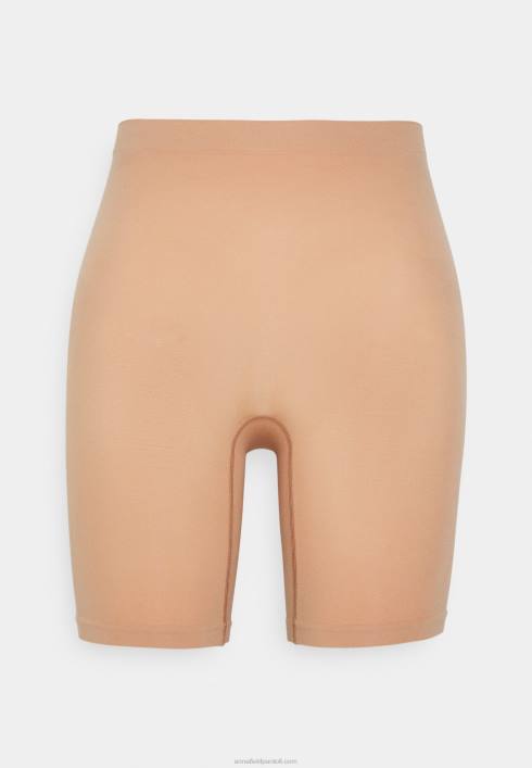 femei haine modelate nud Anna Field22841031