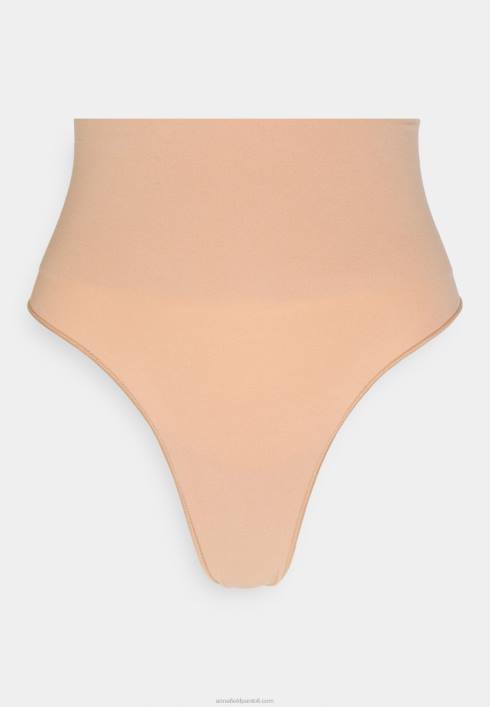 femei haine modelate nud Anna Field22841036