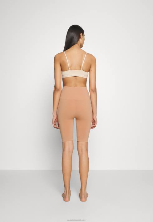 femei îmbrăcăminte de modelare puternică nud Anna Field22841030