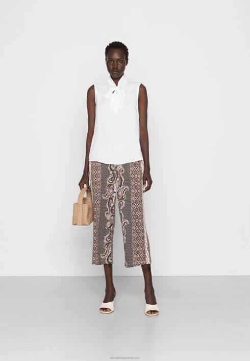 femei alb de sus Anna Field2284407