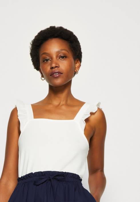 femei alb de sus Anna Field2284491