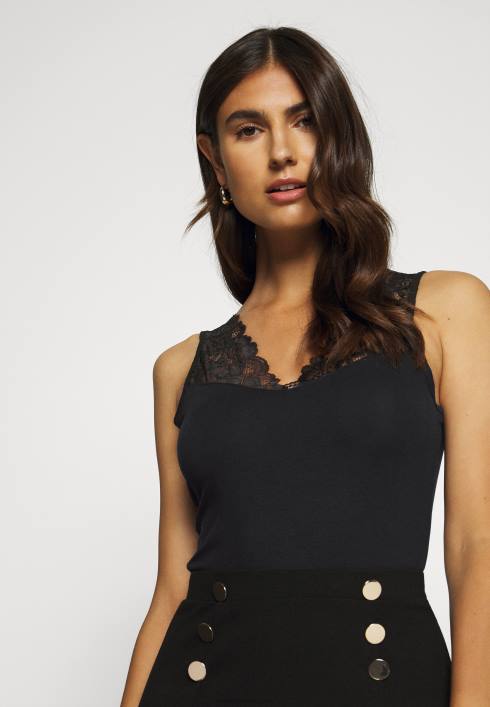 femei negru de sus Anna Field2284402