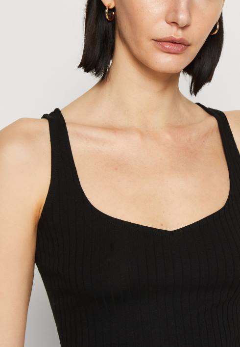 femei negru de sus Anna Field2284406