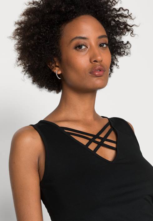 femei negru de sus Anna Field2284423