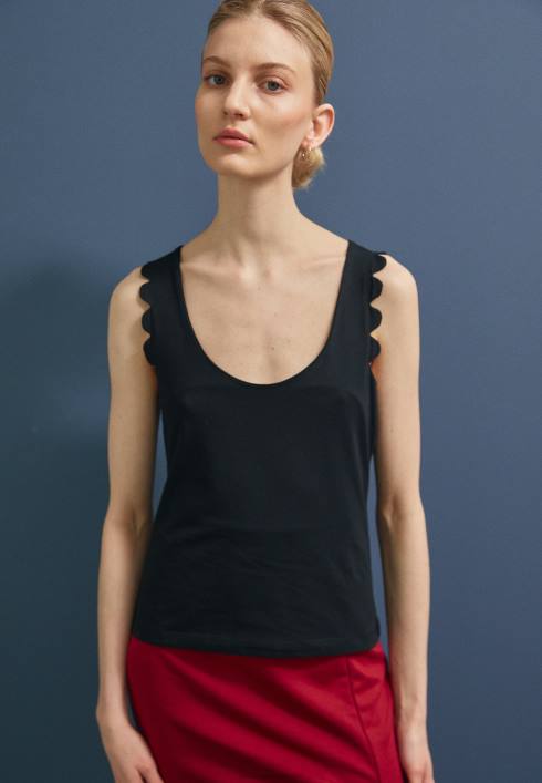 femei negru de sus Anna Field2284439