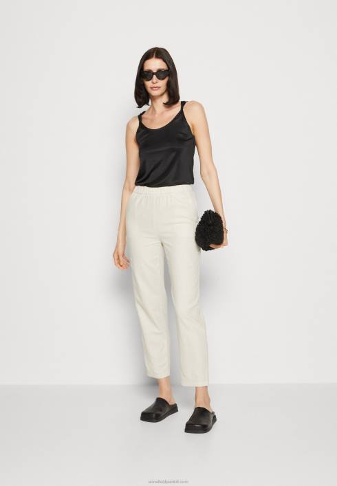 femei negru de sus Anna Field2284453