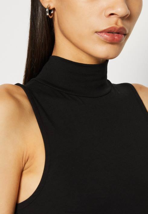 femei negru de sus Anna Field2284466