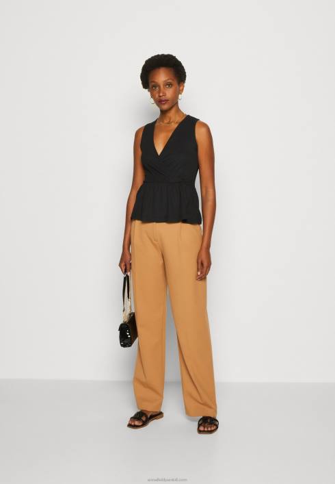 femei negru de sus Anna Field2284488