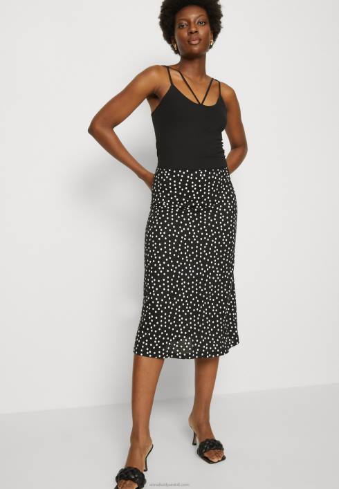 femei negru de sus Anna Field2284494