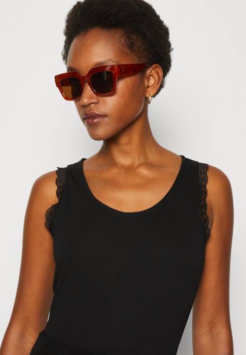 femei negru de sus Anna Field2284496