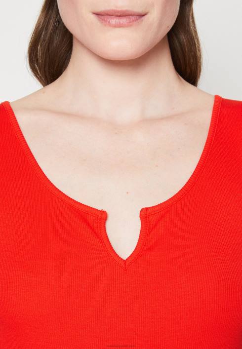 femei sus roșu Anna Field2284482