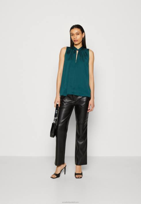 femei verde de sus Anna Field2284433