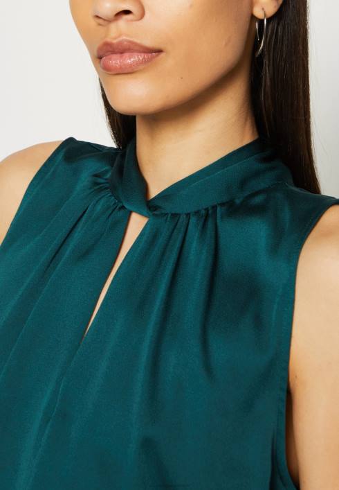 femei verde de sus Anna Field2284433