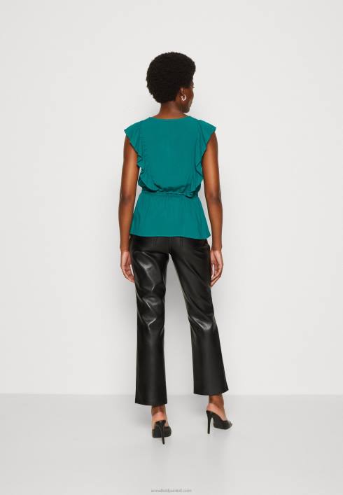 femei verde de sus Anna Field2284436