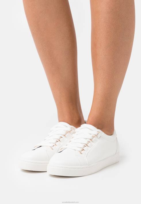 femei antrenori albi Anna Field22841171