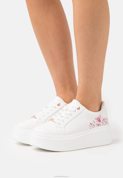 femei antrenori albi Anna Field22841173