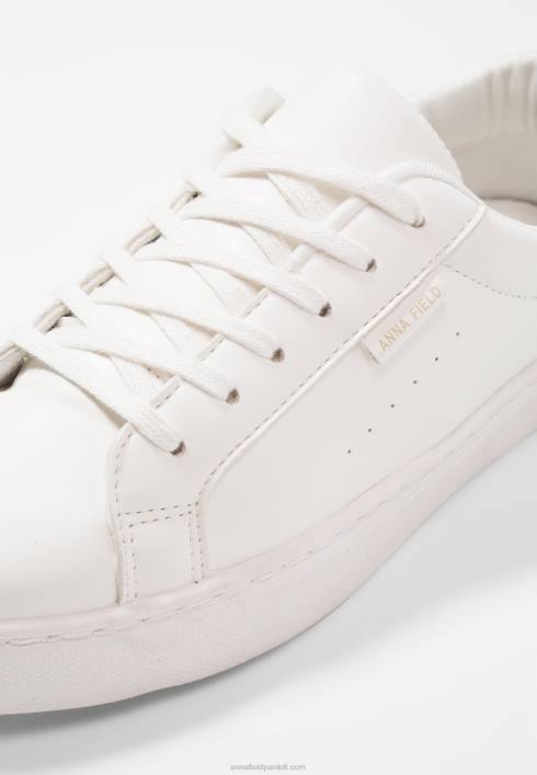 femei antrenori albi Anna Field22841176