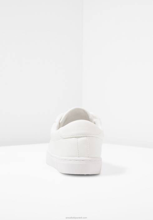 femei antrenori albi Anna Field22841176