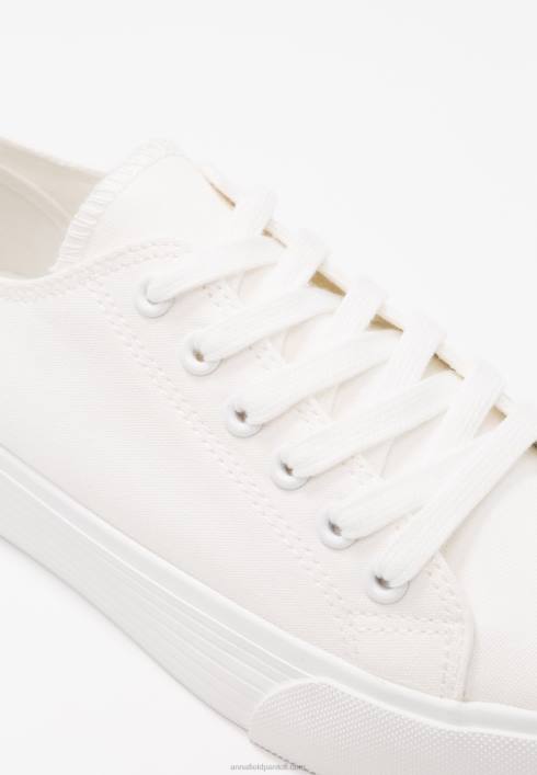 femei antrenori albi Anna Field22841181