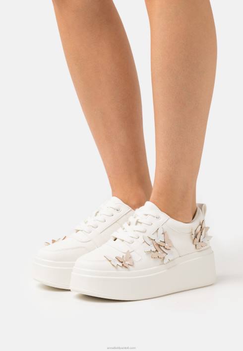 femei antrenori albi Anna Field22841186