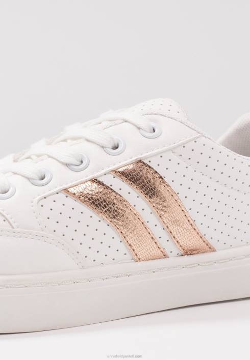 femei antrenori albi Anna Field22841195