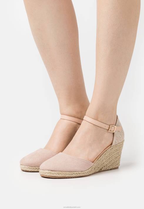 femei pene roz deschis Anna Field22841728