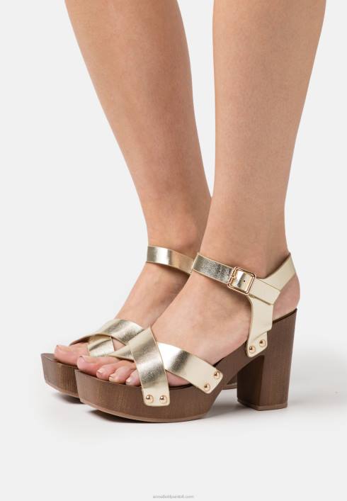 femei saboti de aur Anna Field22841887